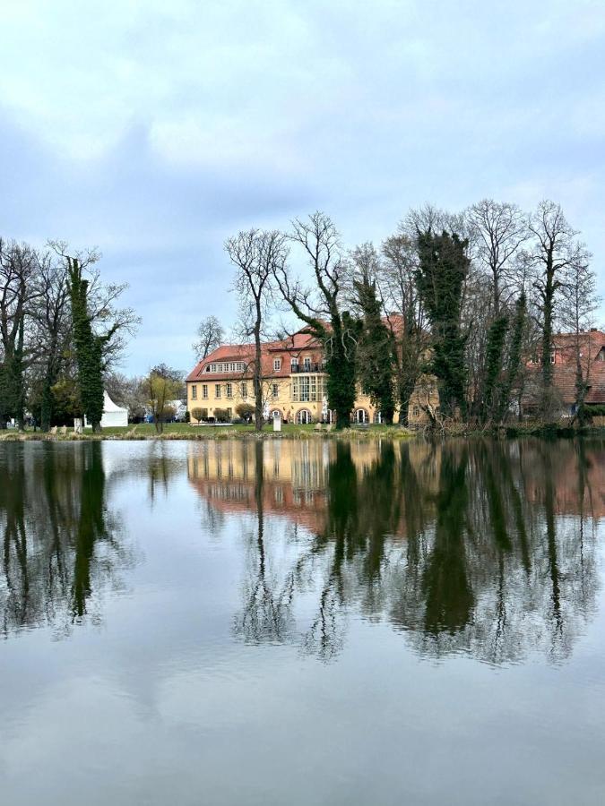 Unique Water Tiny Hausboot Für 2 Personen Botel *
