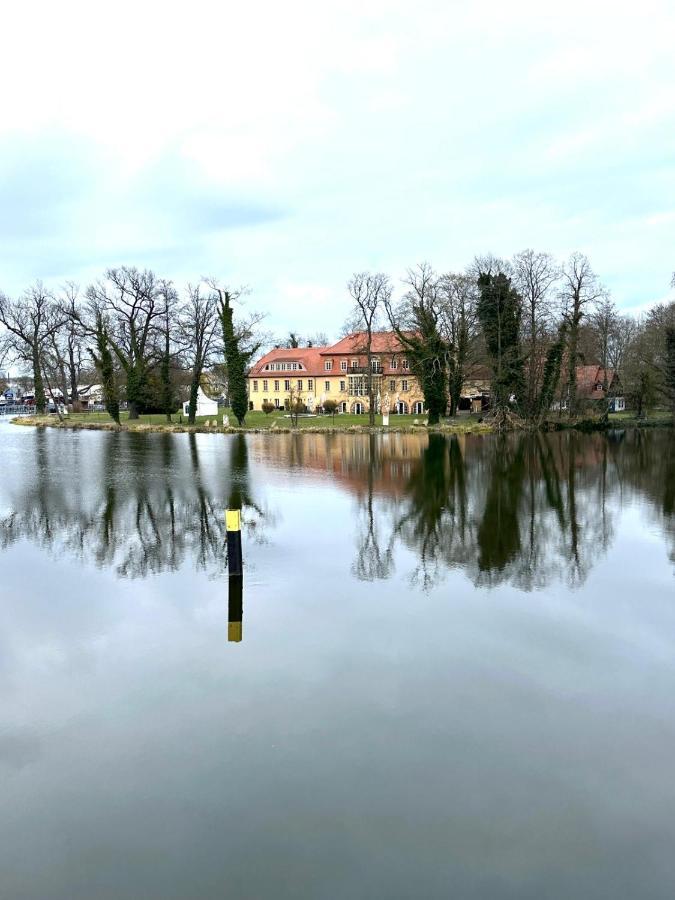 Unique Water Tiny Hausboot Für 2 Personen Zehdenick